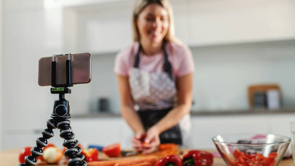 Секреты создания вирусных кулинарных видео на TikTok